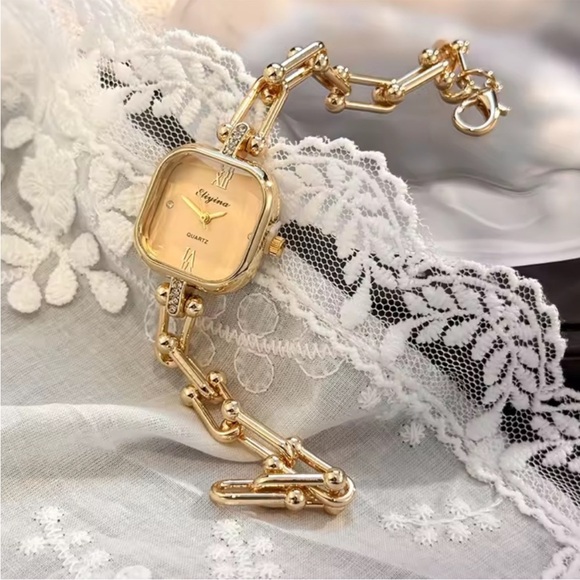 Architectural Gold Link Watch - Picture 2 of 5